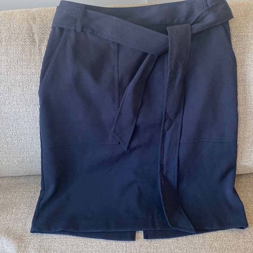 Blue back slit skirt with belt